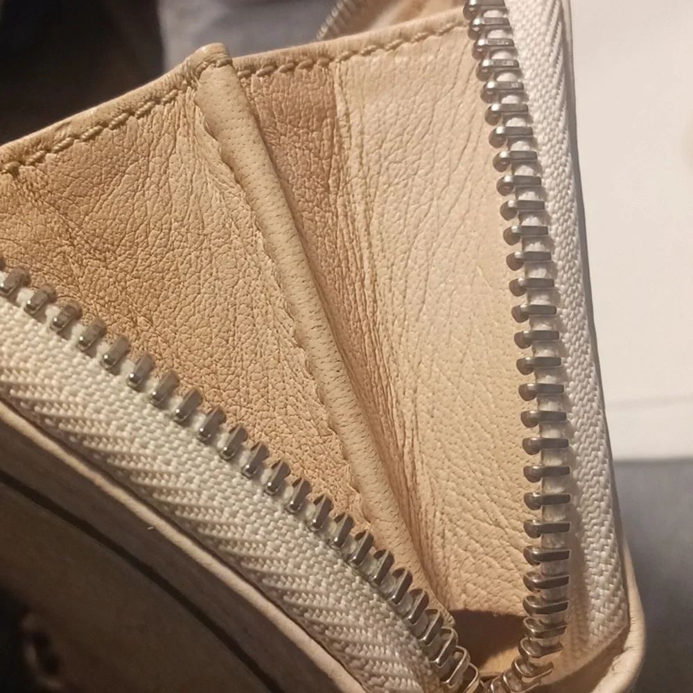 Chloé Paddington Wallet - Picture 14 of 17